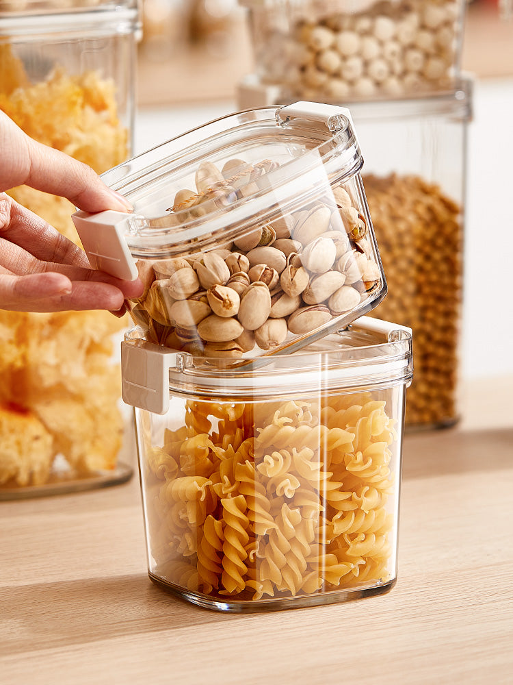 食品を美味しく、清潔に保存。ZASAの密閉保存容器で整えるキッチン収納